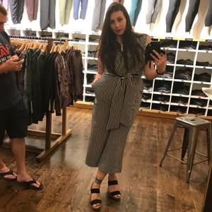 Meet your Posher, Lauren